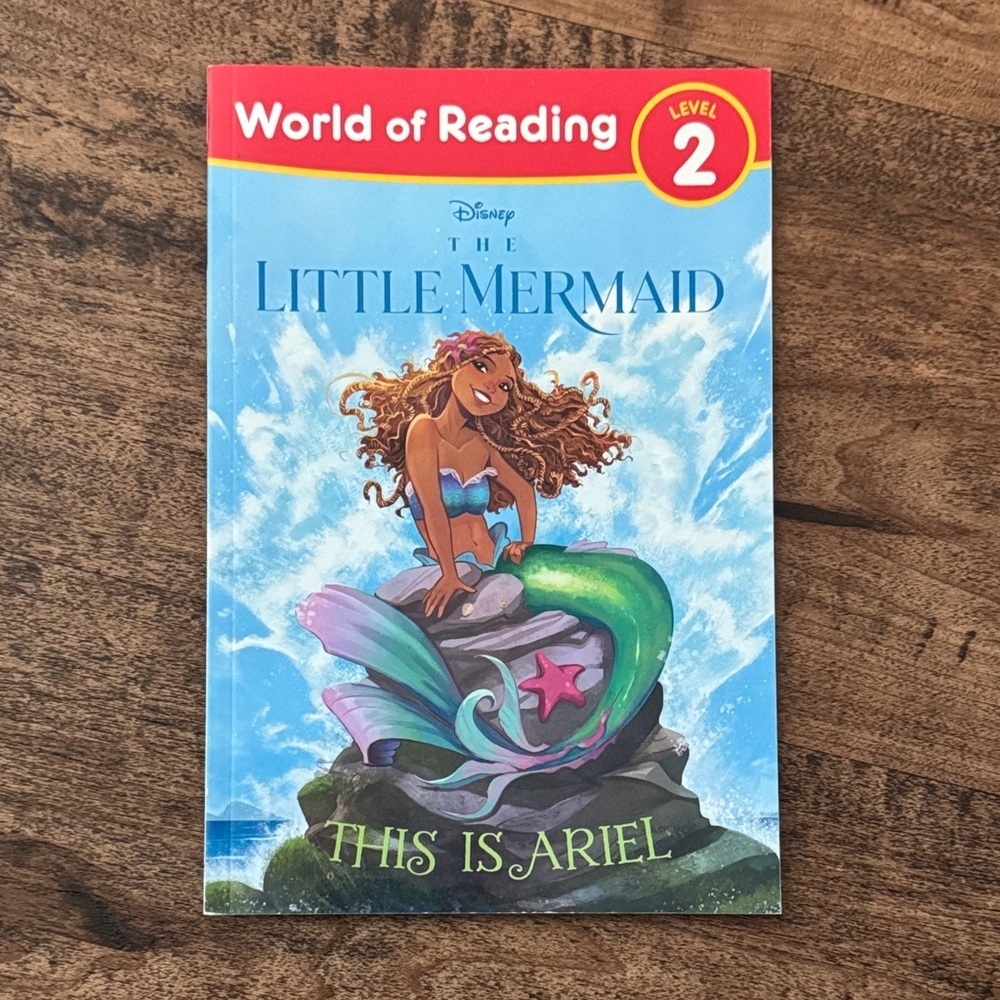 Disney The Little Mermaid Level 2 Book - Blue and Green